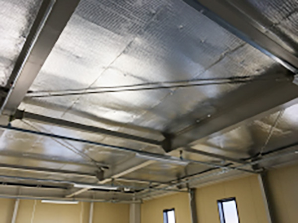 折板屋根下施工